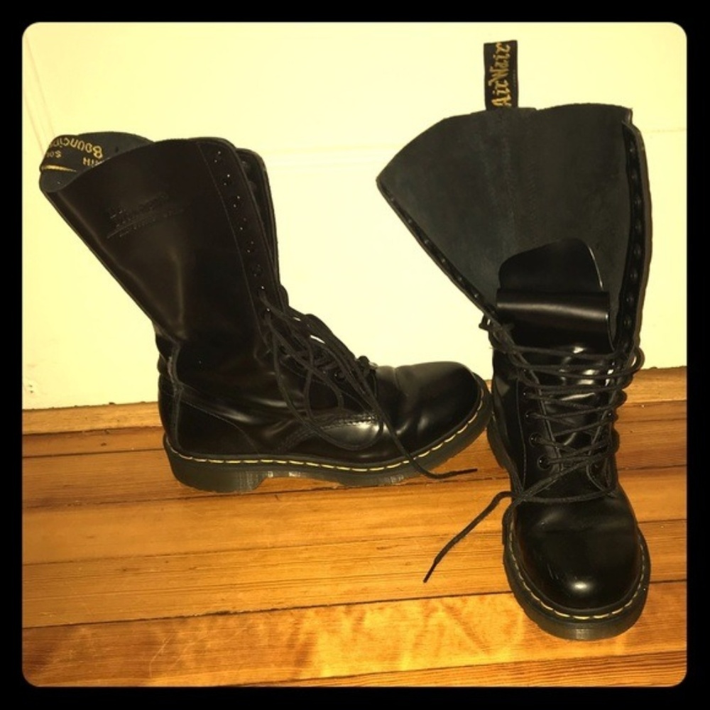 Dr. Martins 1914 Black Leather Boots